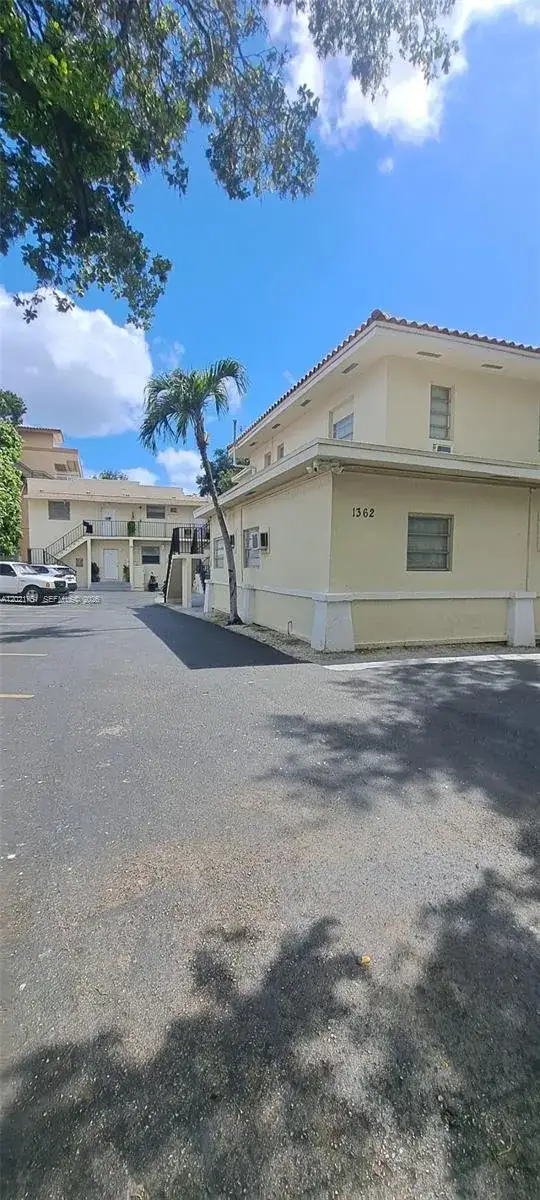 1 bedroom 1 bath Residential Lease for rent at 1362 SW 2nd St # 7, Miami FL 33135