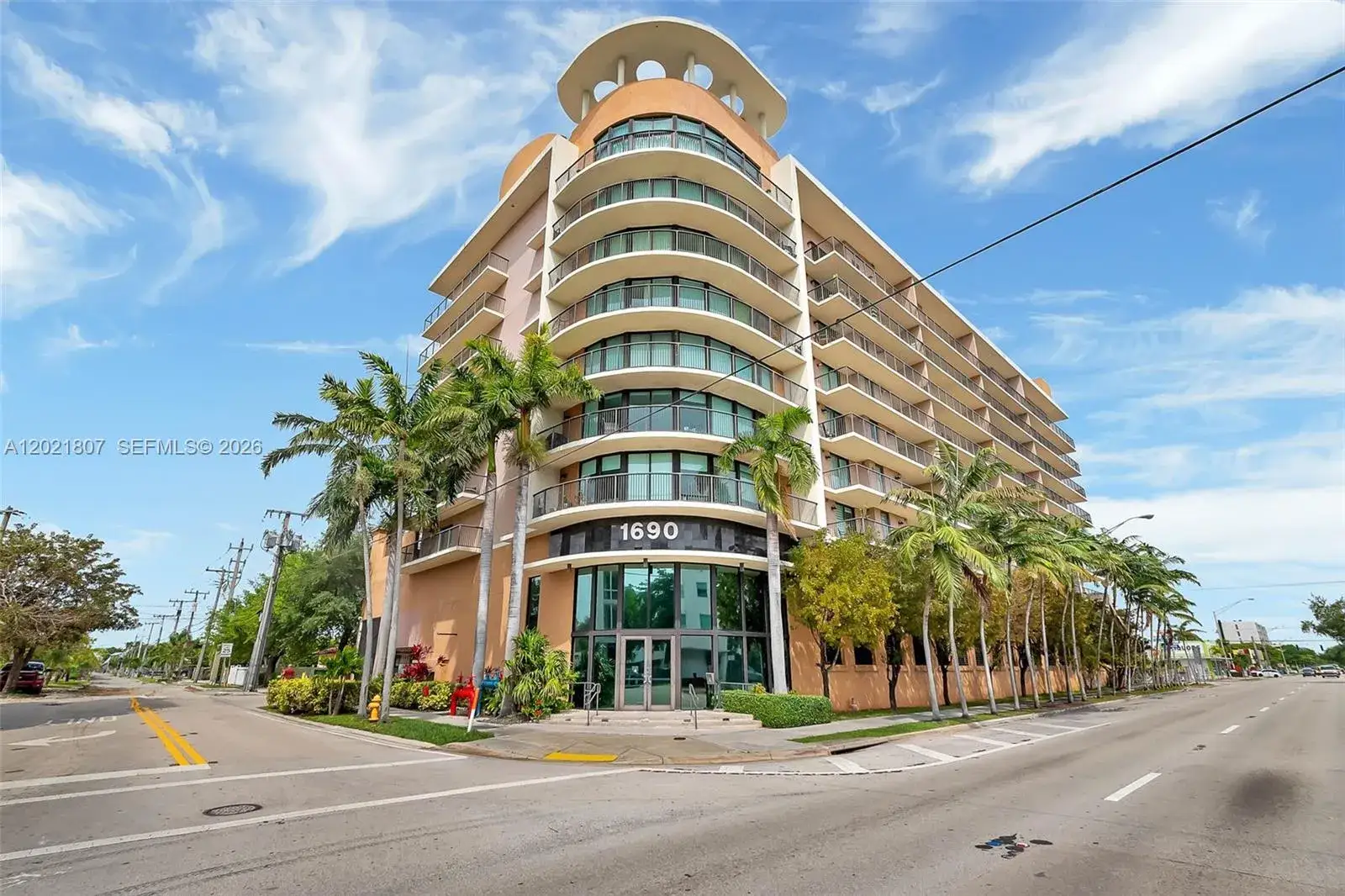 2 bedroom 2 bath Residential for sale at 1690 SW 27th Ave # 805, Miami FL 33145