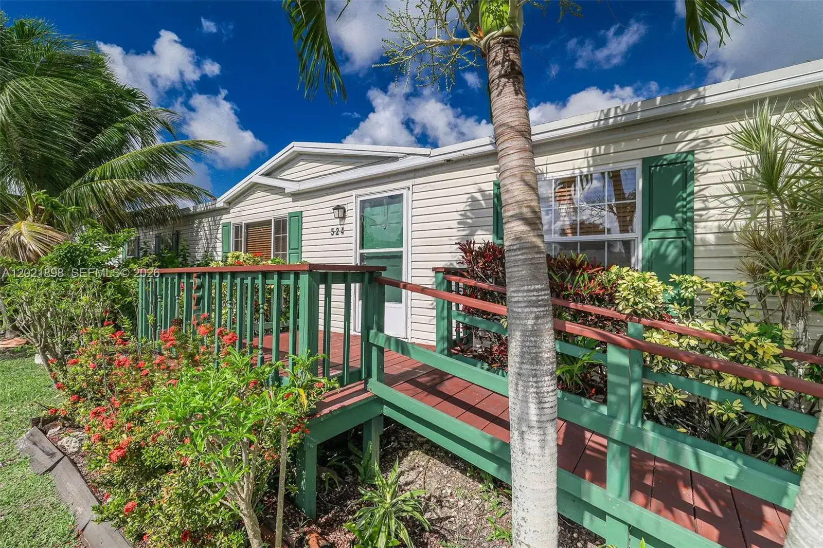 3 bedroom 2 bath Residential for sale at 19800 SW 180 avenue #524, Miami FL 33187