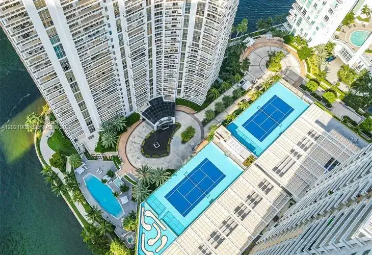2 bedroom 2 bath Residential for sale at 901 Brickell Key Blvd # 3307, Miami FL 33131
