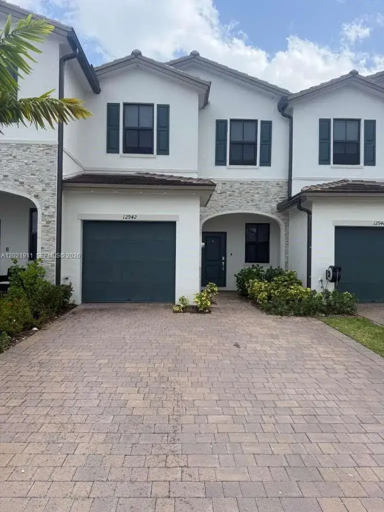3 bedroom 2 bath Residential Lease for rent at 12942 SW 231st St # 12942, Miami FL 33170