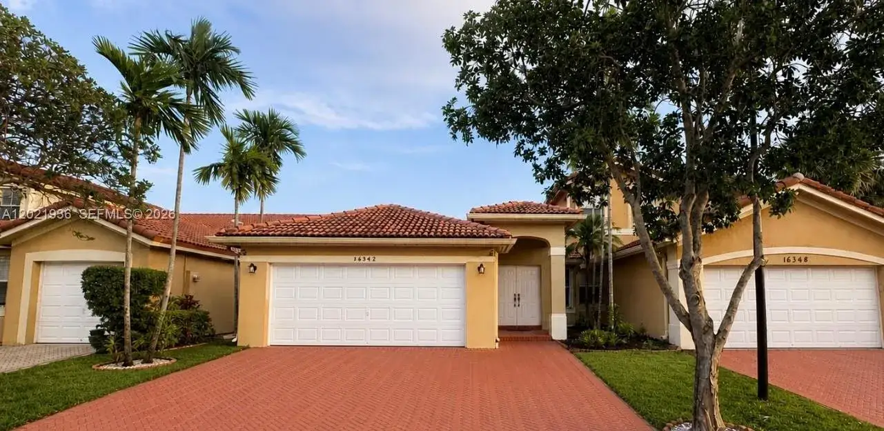 3 bedroom 2 bath Residential for sale at 16342 SW 45th Ter, Miami FL 33185