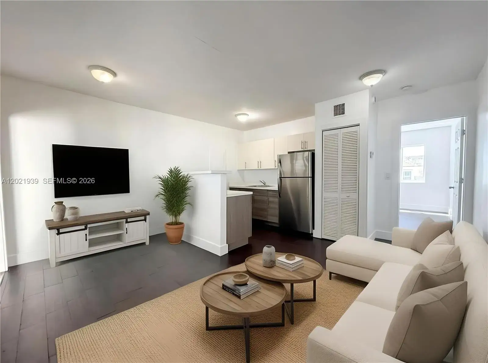 1 bedroom 1 bath Residential Lease for rent at 1040 NW 3rd Ave # 5, Miami FL 33136