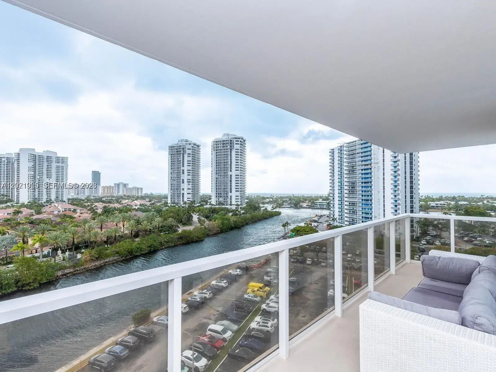 2 bedroom 2 bath Residential Lease for rent at 3701 N Country Club Dr # 1002, Aventura FL 33180