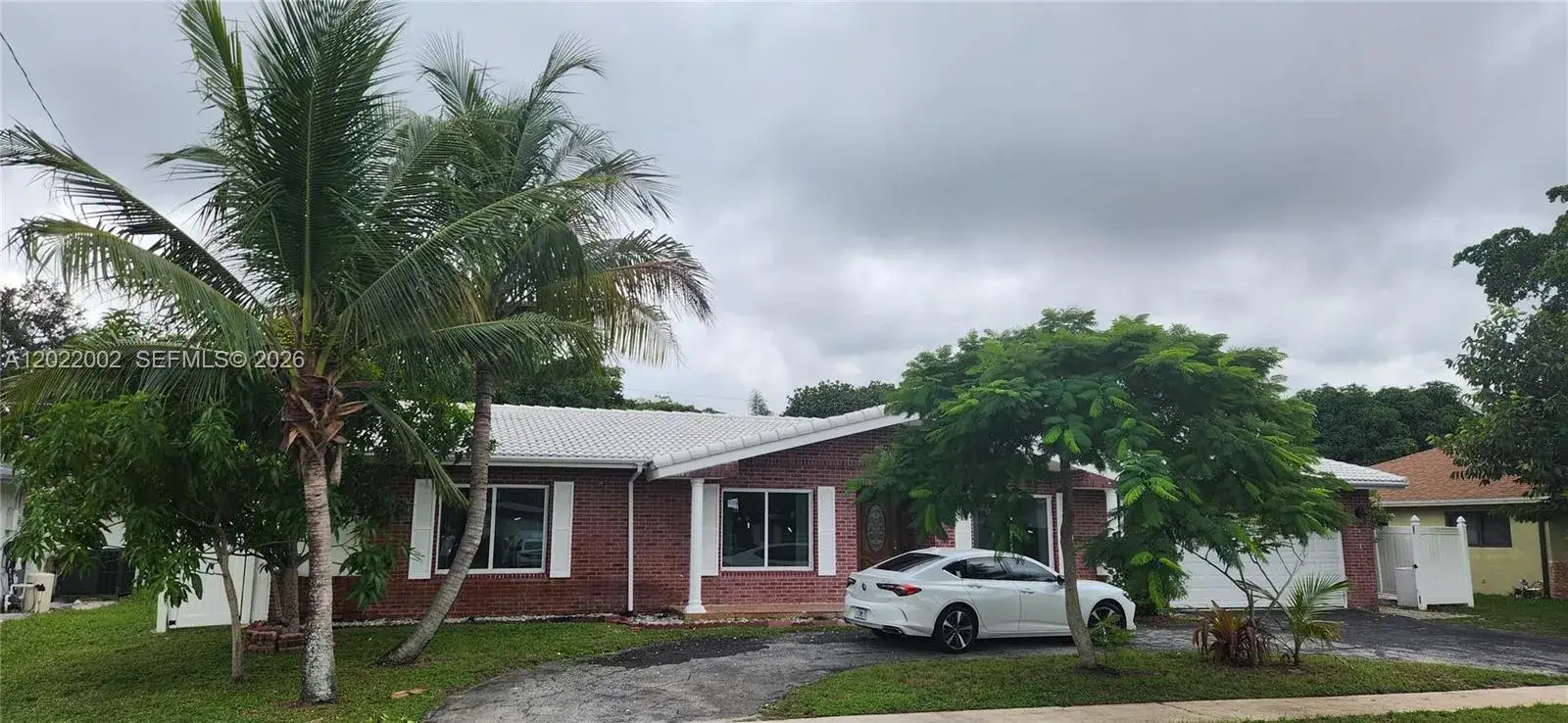 4 bedroom 3 bath Residential for sale at 5260 SW 9th St, Plantation FL 33317