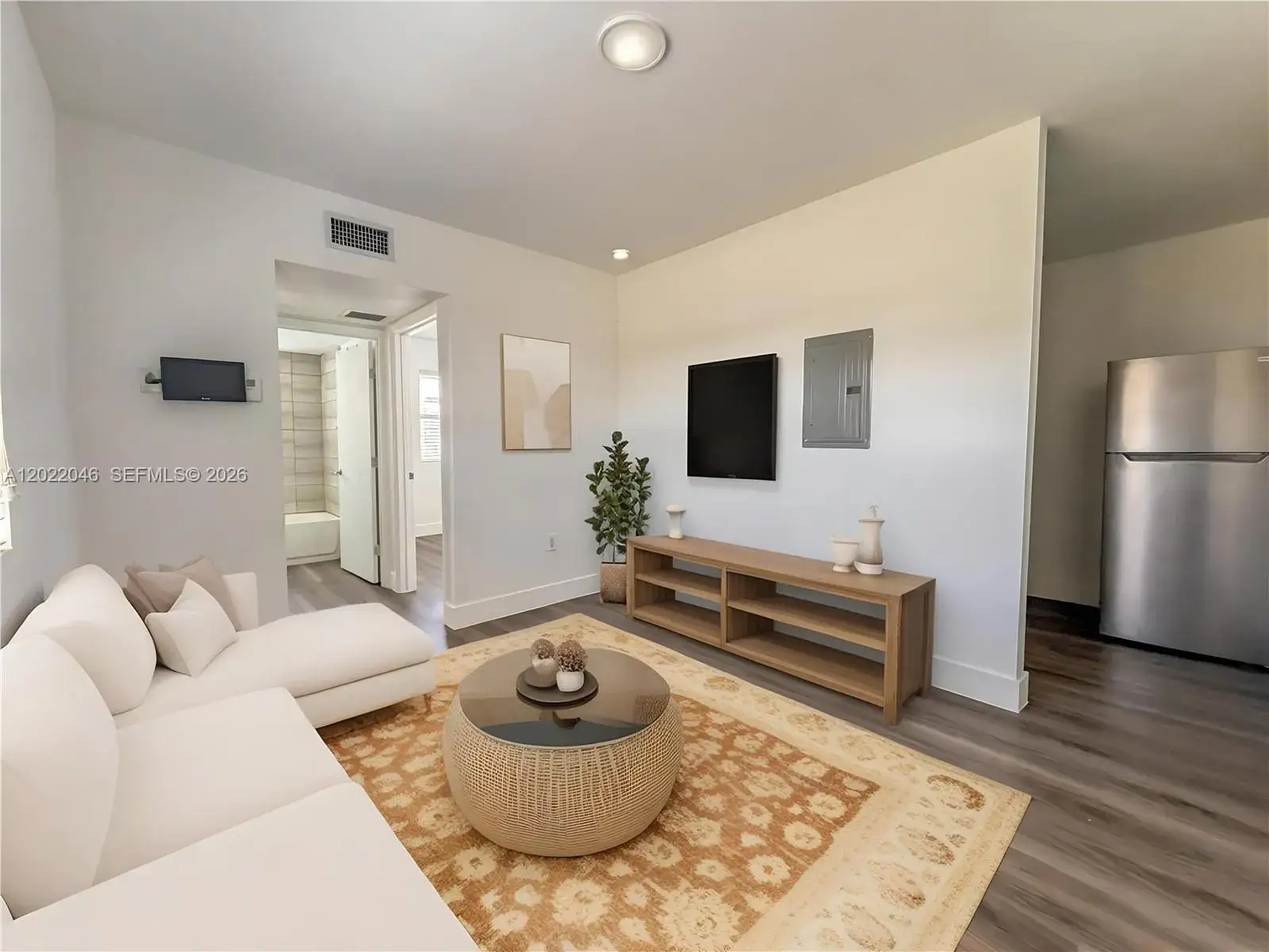 1 bedroom 1 bath Residential Lease for rent at 1710 NW 1st Ct # 15, Miami FL 33136