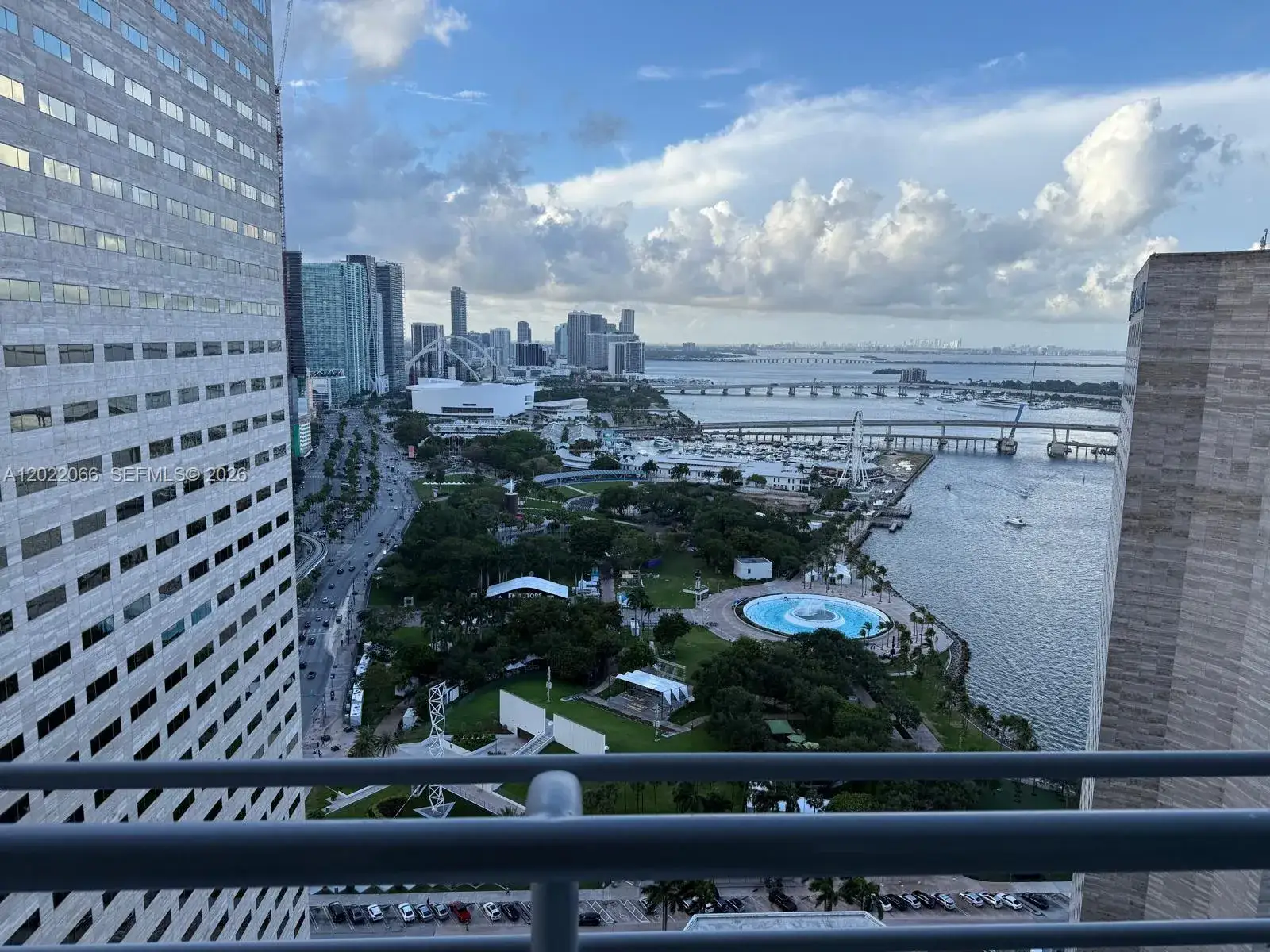 1 bath Residential Lease for rent at 325 S Biscayne Blvd # 3620, Miami FL 33131