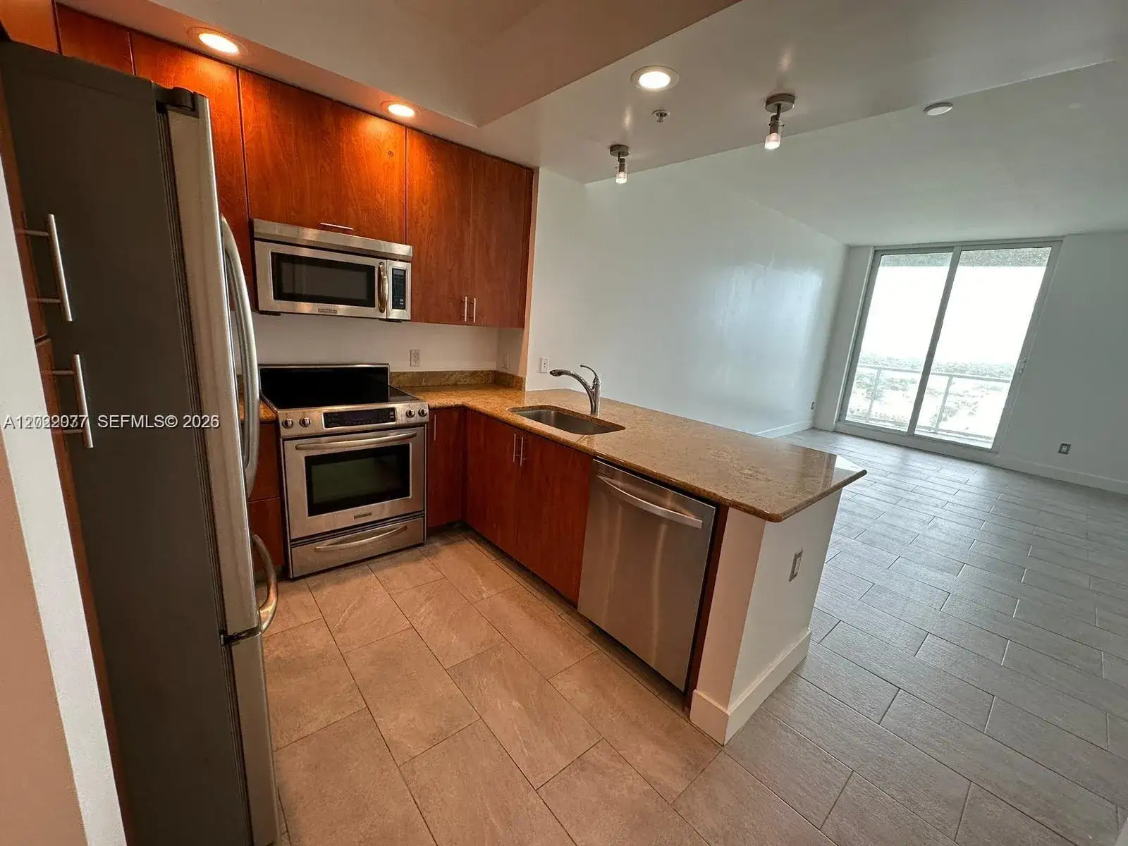 1 bedroom 1 bath Residential for sale at 315 NE 3rd Ave # 2009, Fort Lauderdale FL 33301