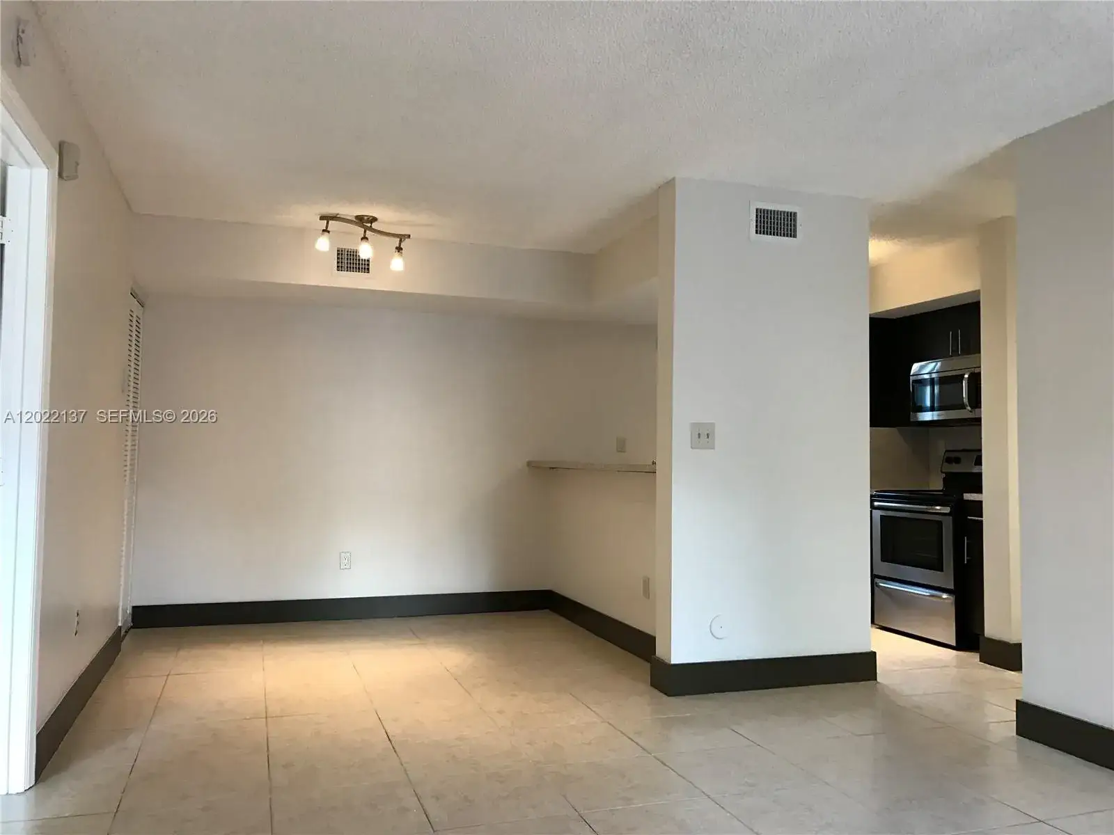 2 bedroom 2 bath Residential Lease for rent at 18224 Mediterranean Blvd # 17, Miami FL 33015