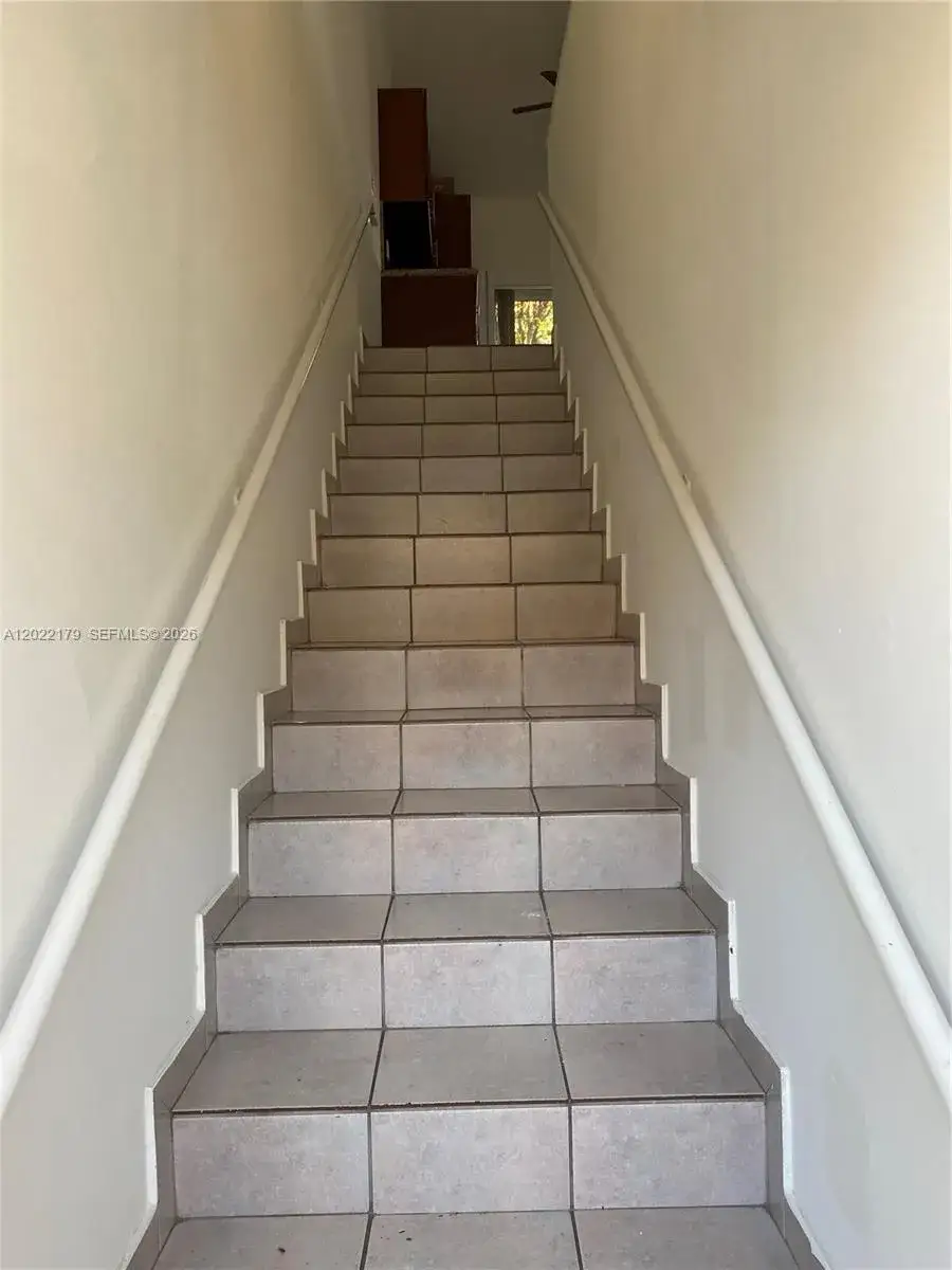 3 bedroom 2 bath Residential for sale at 7500 W 20th Ave # 202, Hialeah FL 33016