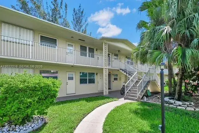 1 bedroom 1 bath Residential Lease for rent at 1301 N 12th Ct # 2A, Hollywood FL 33019
