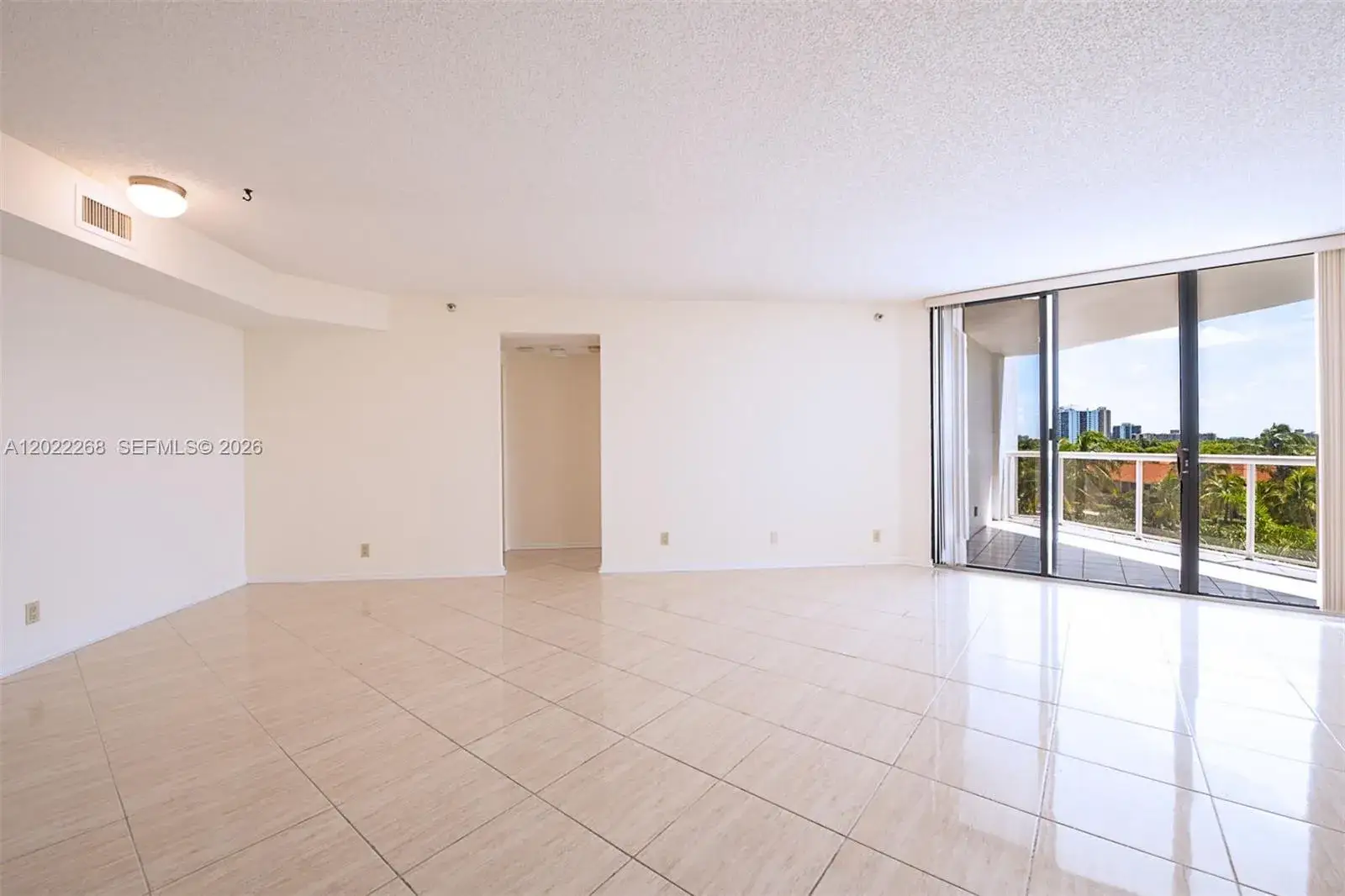 2 bedroom 2 bath Residential Lease for rent at 3610 Yacht Club Dr # 511, Aventura FL 33180