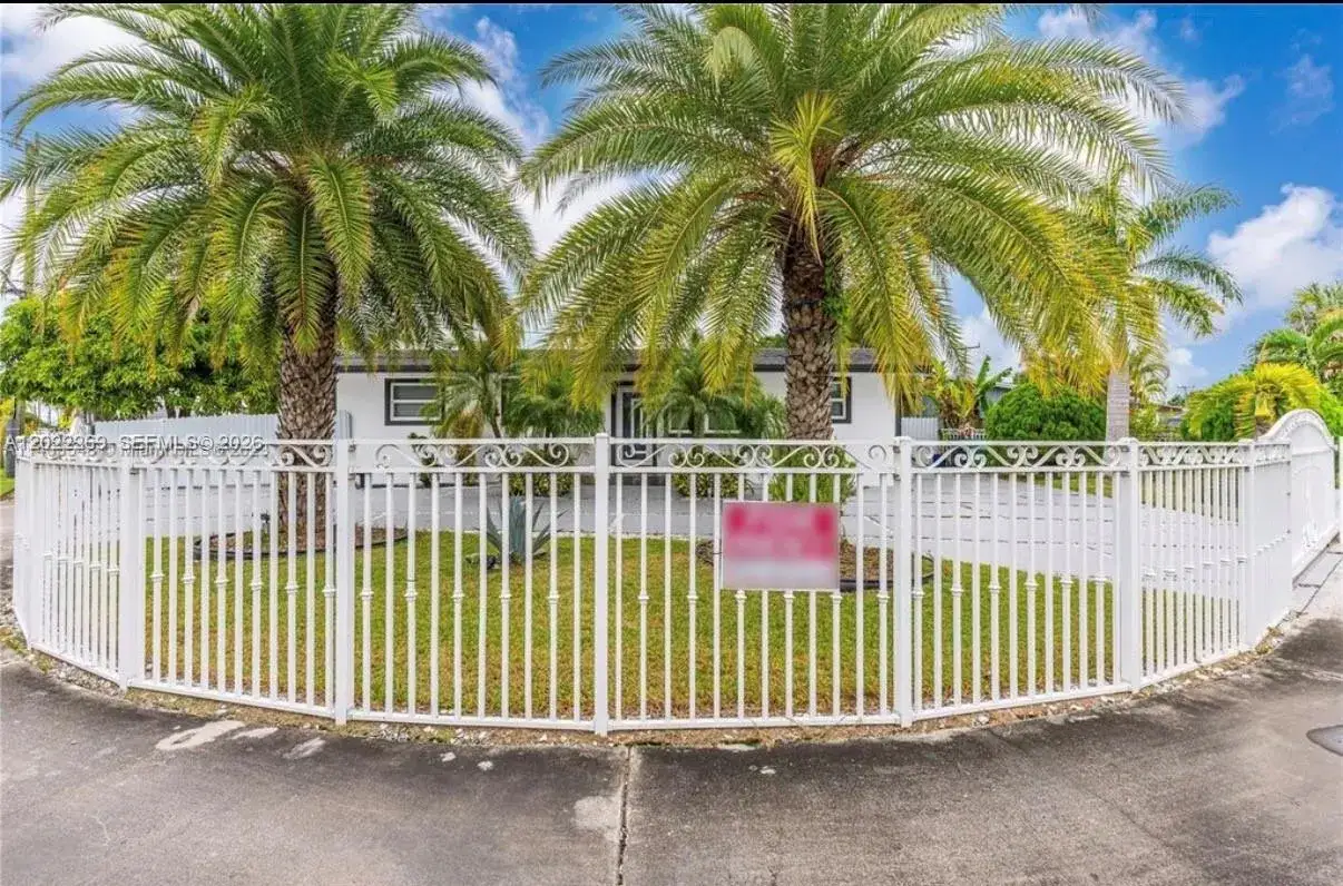 3 bedroom 2 bath Residential Lease for rent at 11500 SW 185th Ter # 0, Miami FL 33157