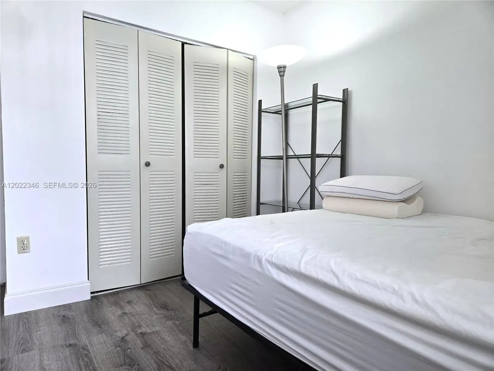 1 bedroom 1 bath Residential Lease for rent at 900 SW 104th Ct # 108, Miami FL 33174