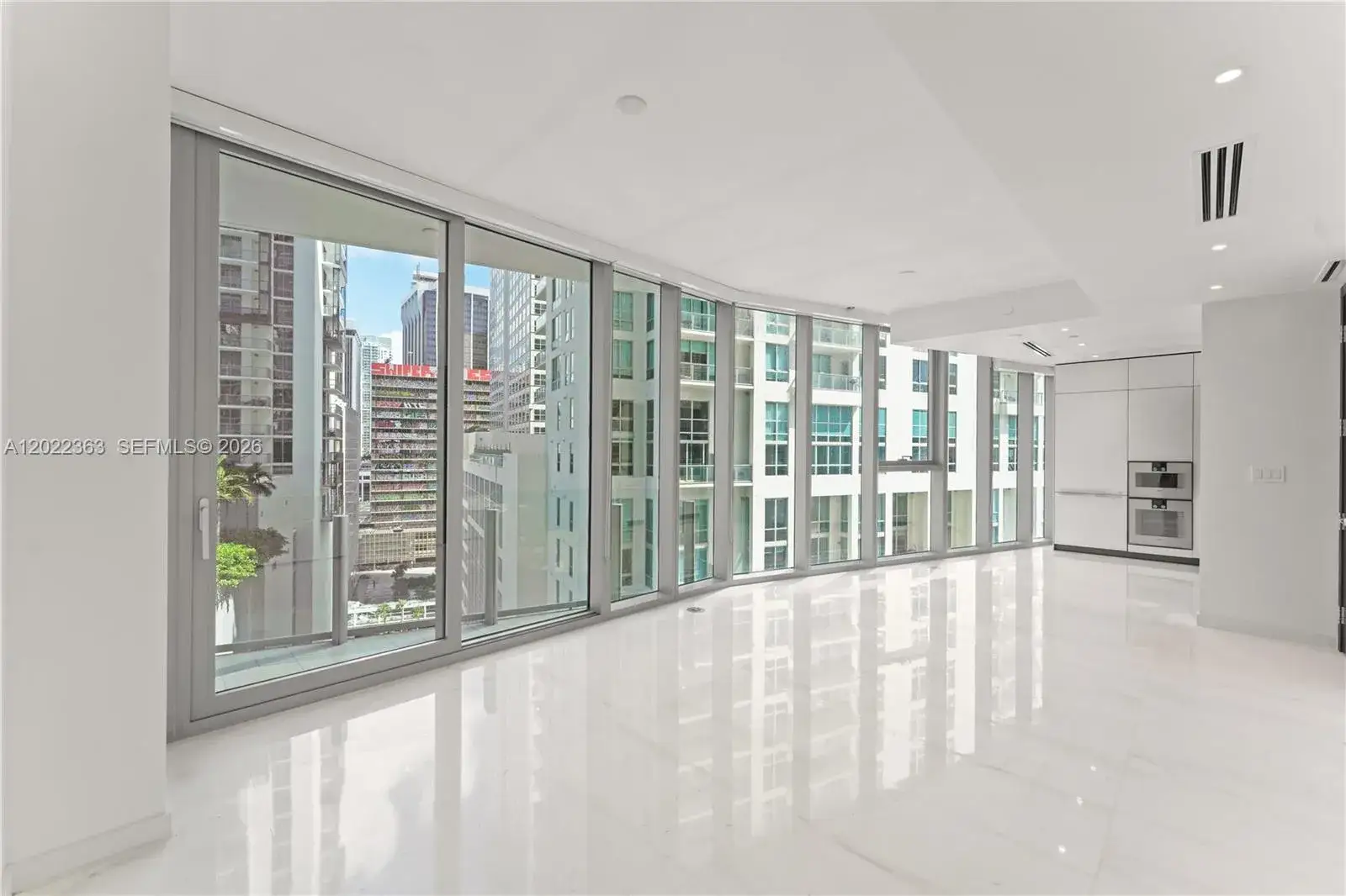 1 bedroom 1 bath Residential Lease for rent at 300 Biscayne Blvd Way # 1406, Miami FL 33131