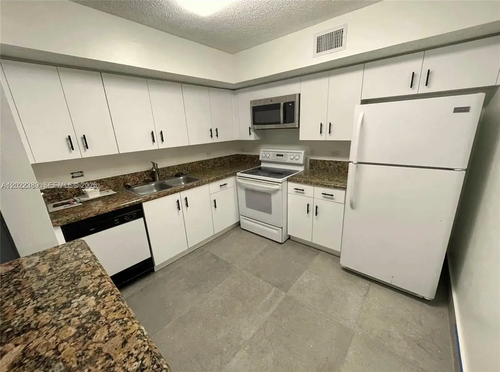 1 bedroom 1 bath Residential Lease for rent at 3660 N 56th Ave # 609, Hollywood FL 33021