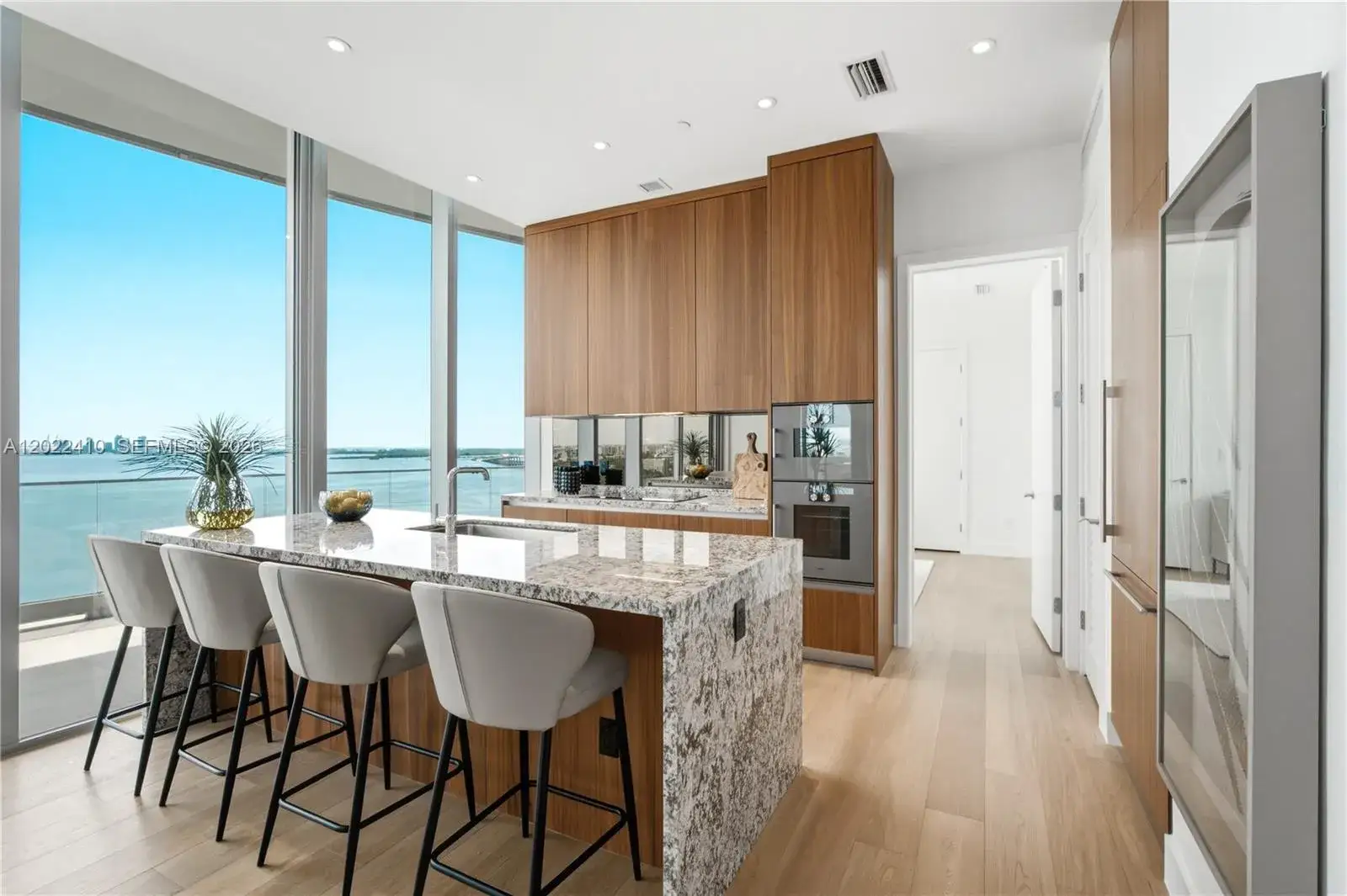2 bedroom 2 bath Residential for sale at 175 SE 25th Rd # 1604, Miami FL 33129