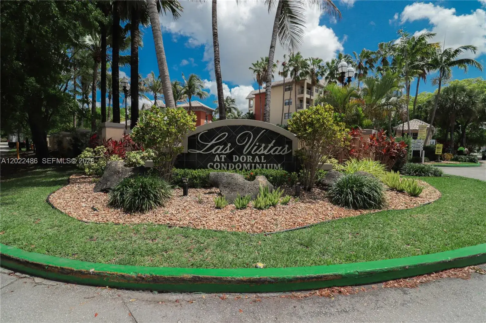 1 bedroom 1 bath Residential for sale at 8245 Lake Dr # 308, Doral FL 33166