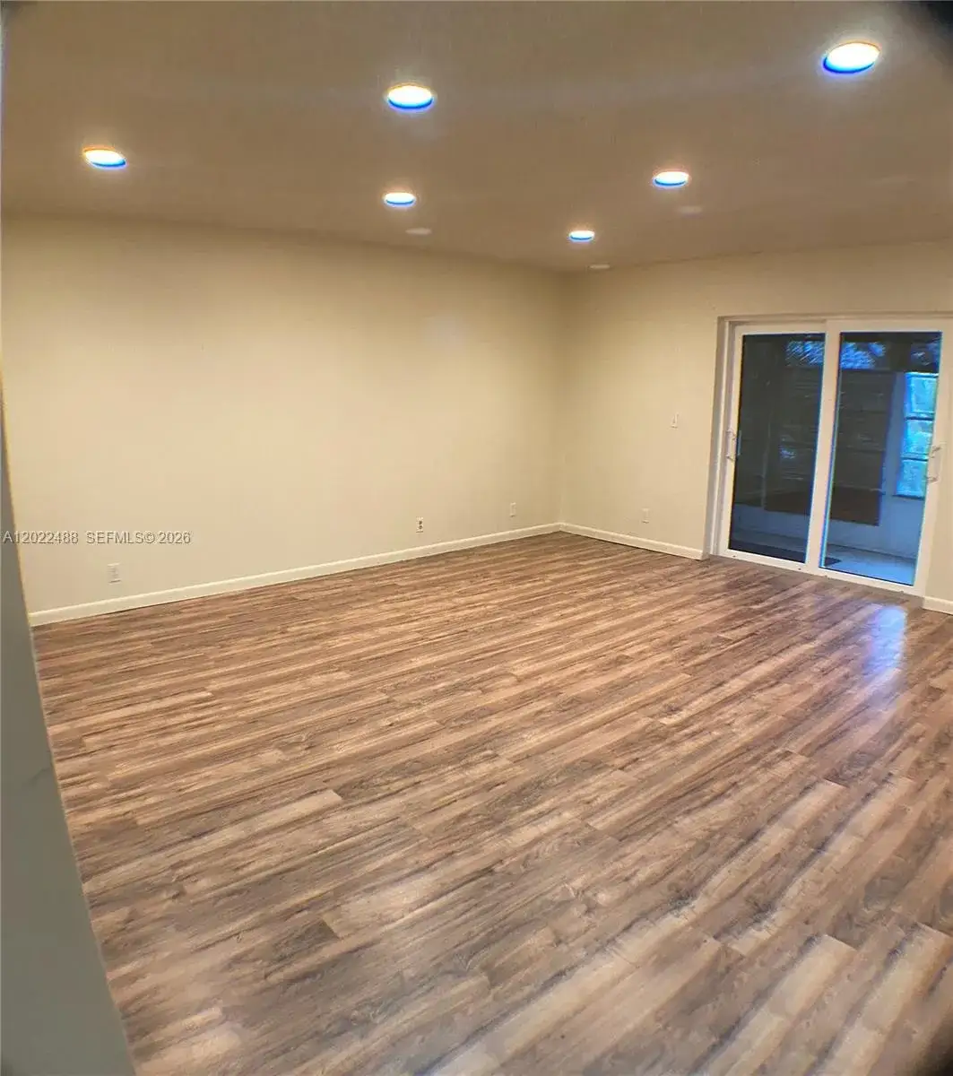 1 bedroom 1 bath Residential Lease for rent at 2061 NW 47th Ter # 302, Lauderhill FL 33313