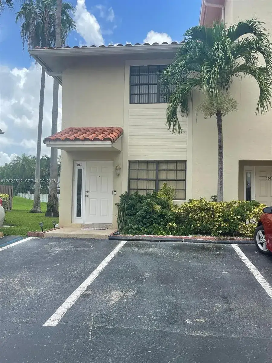 2 bedroom 2 bath Residential for sale at 9880 Hammocks Blvd # 43, Miami FL 33196
