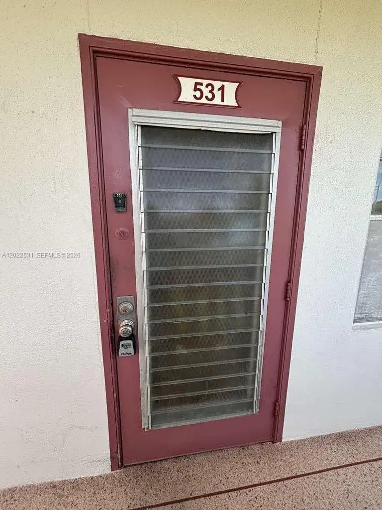 2 bedroom 1 bath Residential Lease for rent at 531 Fanshaw M # 531, Boca Raton FL 33434