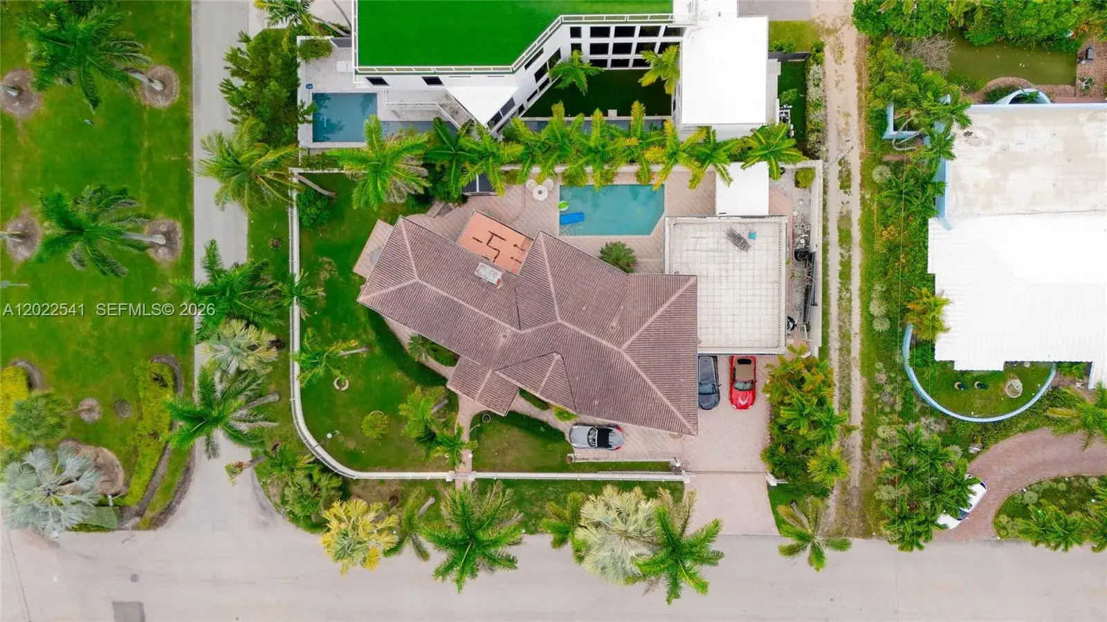 4 bedroom 3 bath Residential for sale at 2701 N Atlantic Blvd, Fort Lauderdale FL 33308