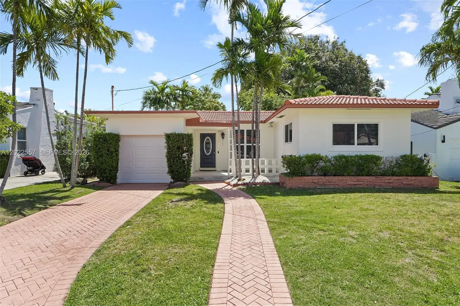 2 bedroom 2 bath Residential Lease for rent at 8927 Carlyle Ave, Surfside FL 33154