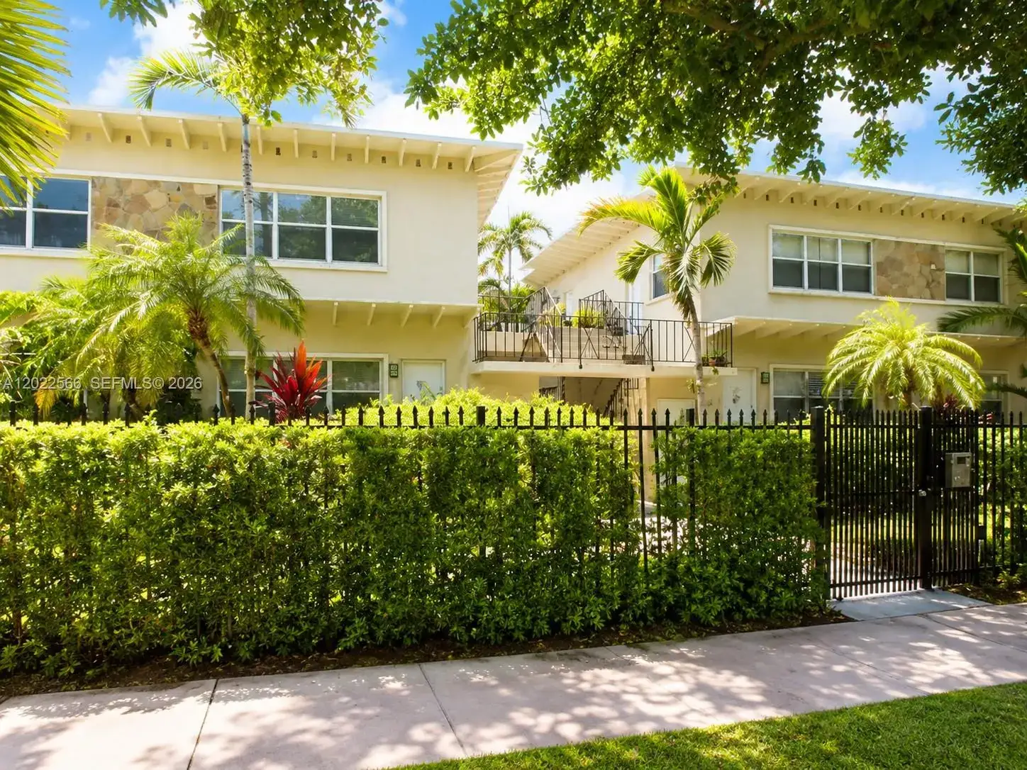 1 bedroom 1 bath Residential for sale at 900 Meridian Ave # 104, Miami Beach FL 33139