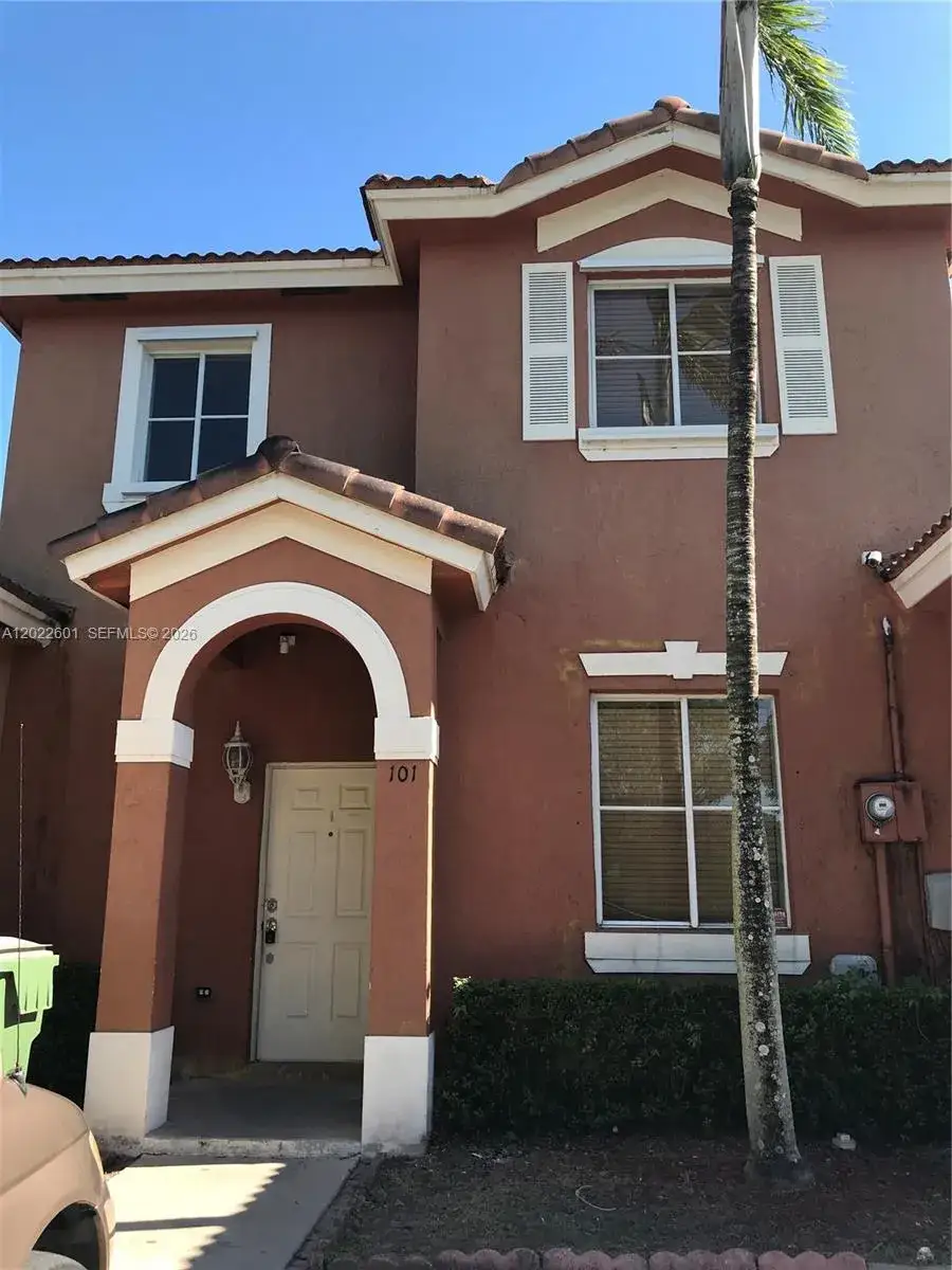 4 bedroom 3 bath Residential Lease for rent at 101 SW 15th Rd # 101, Homestead FL 33030
