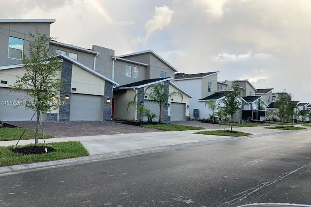 3 bedroom 2 bath Residential for sale at 1171 CHALLENGE DR # 1171, Davenport FL 33896