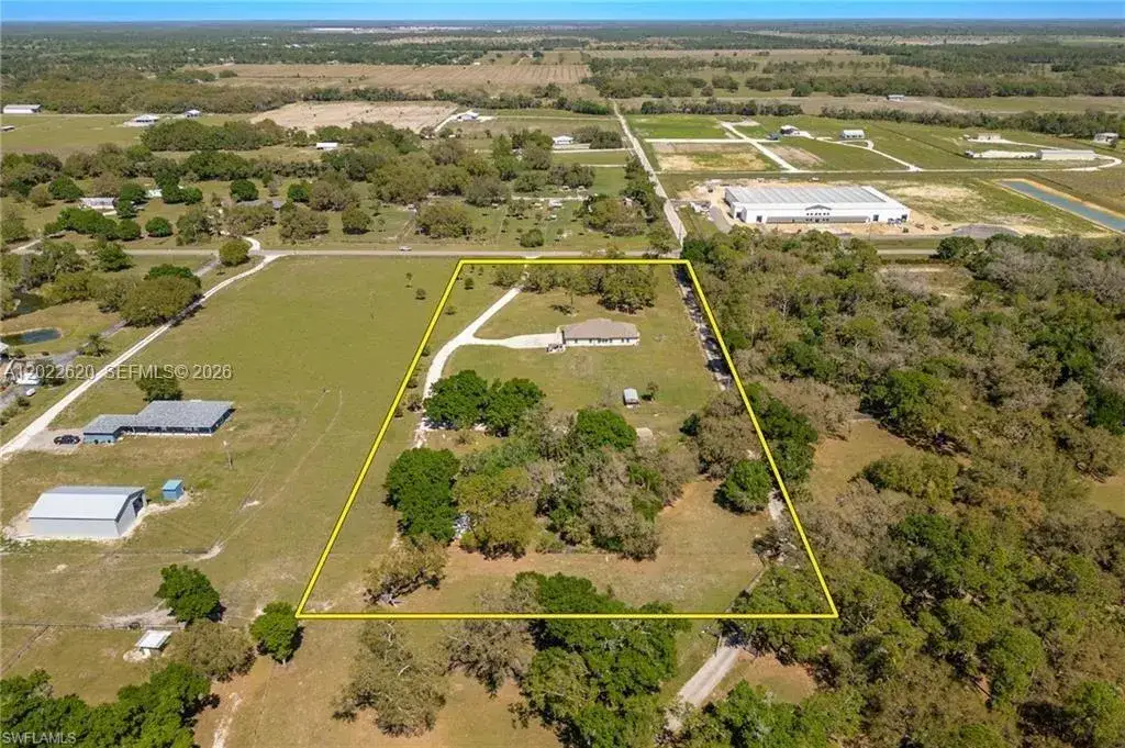 5 bedroom 3 bath Residential for sale at 5535 COUNTY ROAD 78, La Belle FL 33935