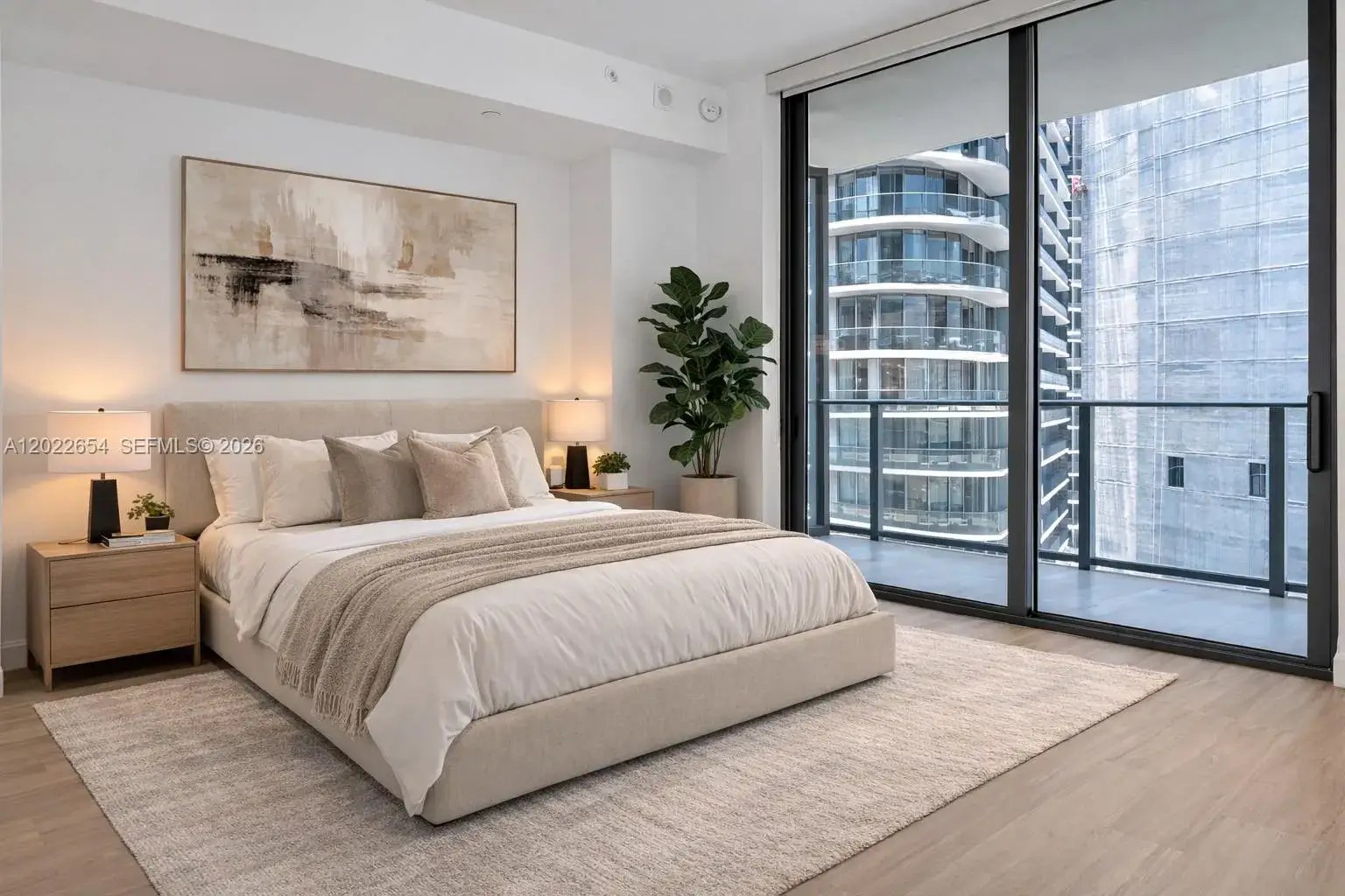 1 bedroom 2 bath Residential for sale at 45 SW 9th St # 3502, Miami FL 33130