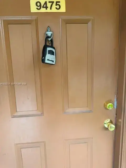 2 bedroom 2 bath Residential Lease for rent at 9475 PALM CR N # 9475, Pembroke Pines FL 33025