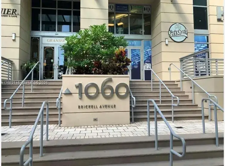 2 bedroom 2 bath Residential Lease for rent at 1060 Brickell Ave # 2201, Miami FL 33131