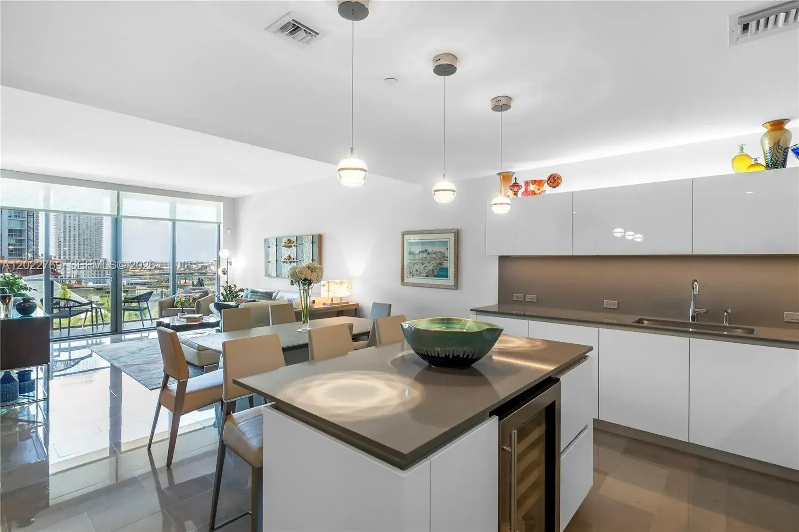 2 bedroom 2 bath Residential for sale at 68 SE 6th Street # 810, Miami FL 33131