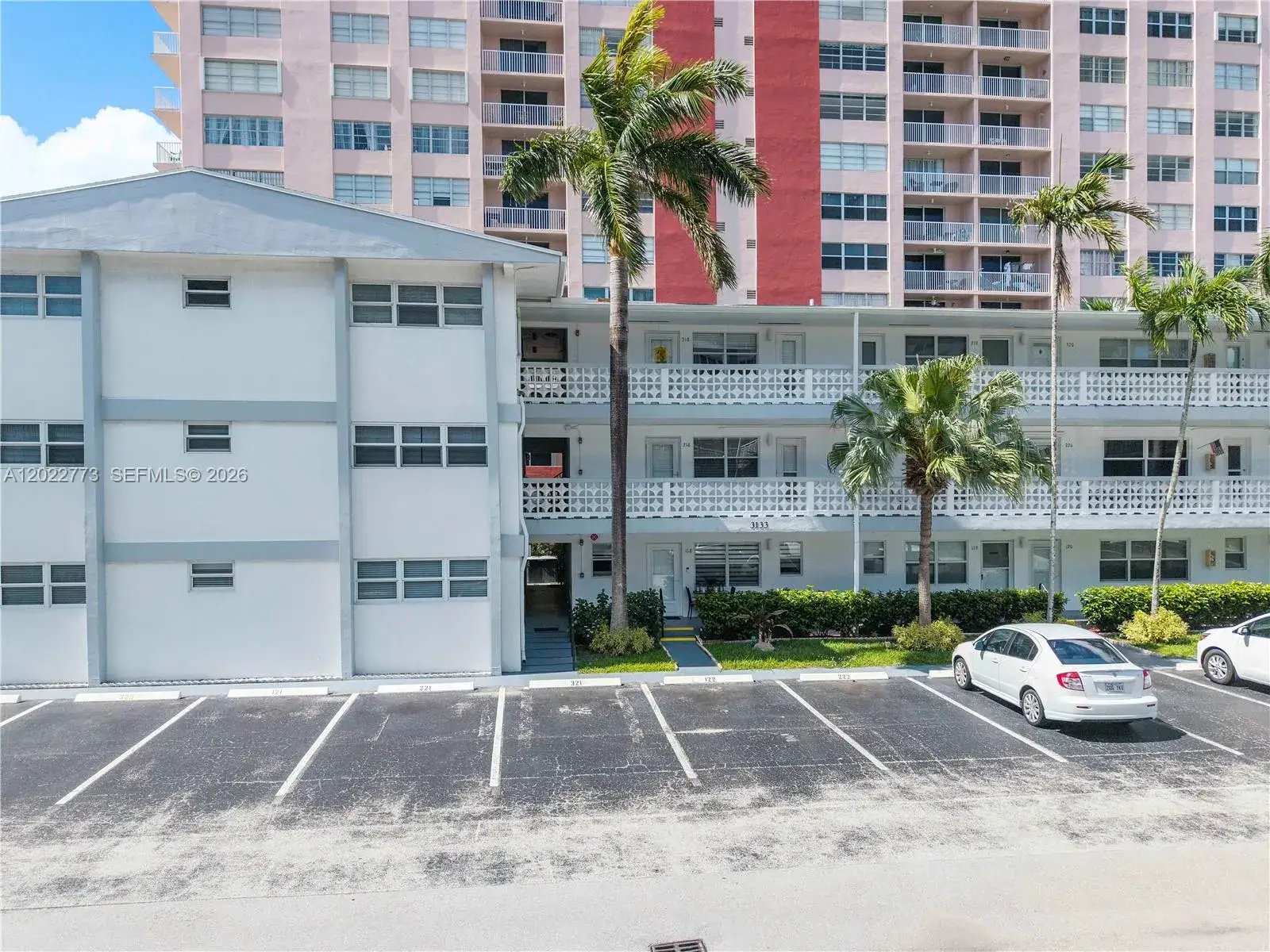 1 bedroom 1 bath Residential for sale at 3133 S Ocean Dr # 318, Hallandale Beach FL 33009