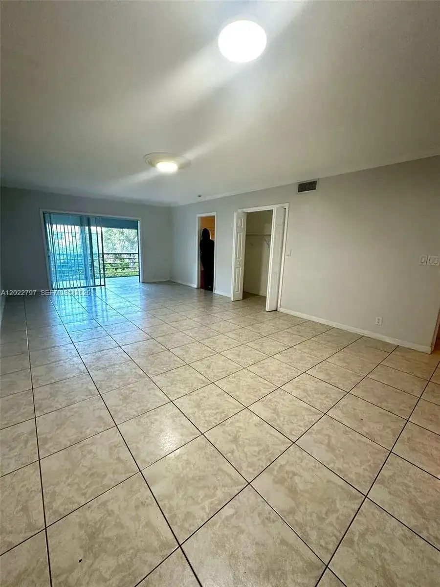 2 bedroom 2 bath Residential for sale at 4291 NW 9th Ave # 202, Deerfield Beach FL 33064