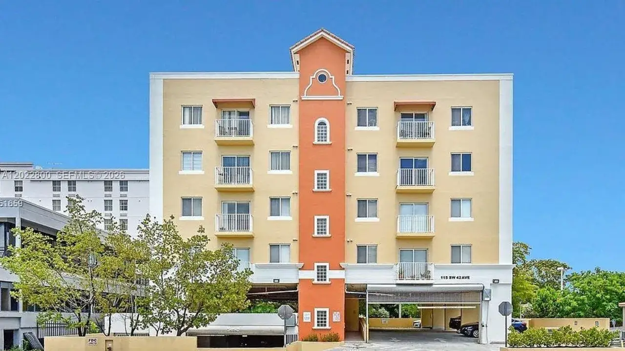1 bedroom 1 bath Residential for sale at 115 SW 42nd Ave # 402, Miami FL 33134