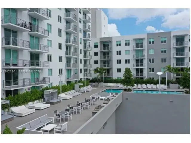 1 bedroom 1 bath Residential Lease for rent at 729 NW 2nd St # 422, Miami FL 33128