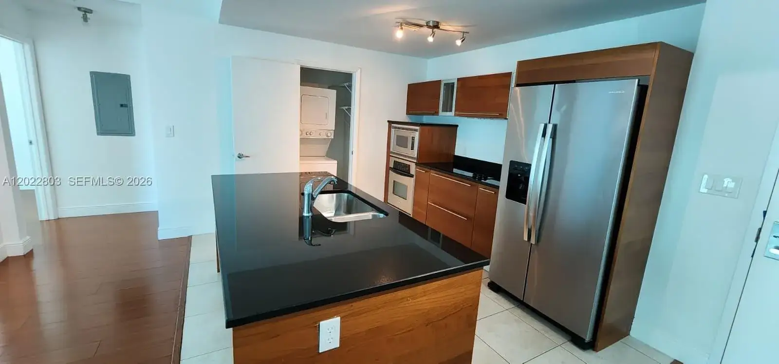 1 bedroom 1 bath Residential for sale at 1900 N Bayshore Dr # 3717, Miami FL 33132