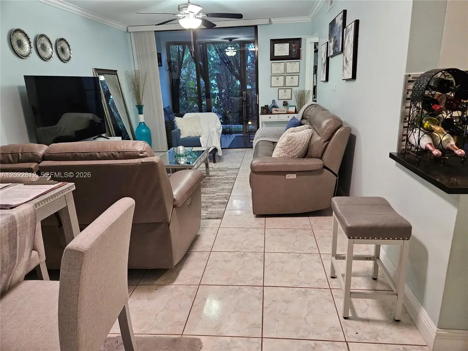 2 bedroom 2 bath Residential Lease for rent at 212 Lake Pointe Dr # 113, Oakland Park FL 33309