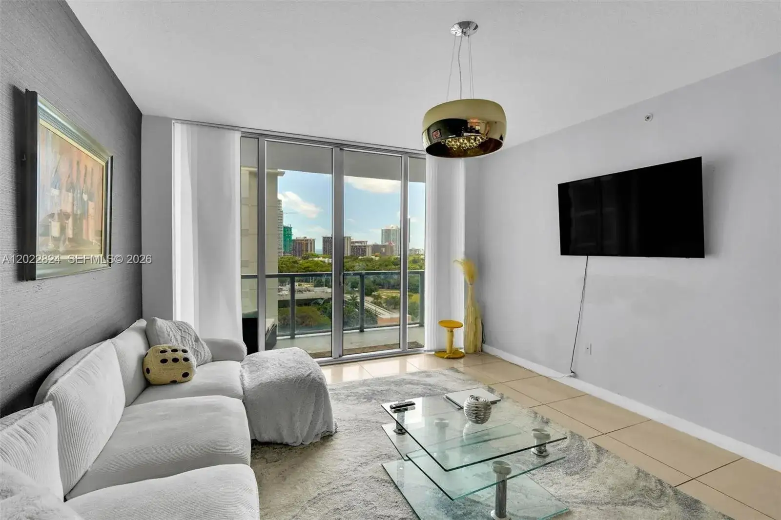1 bedroom 1 bath Residential Lease for rent at 79 SW 12th St # 1605, Miami FL 33130