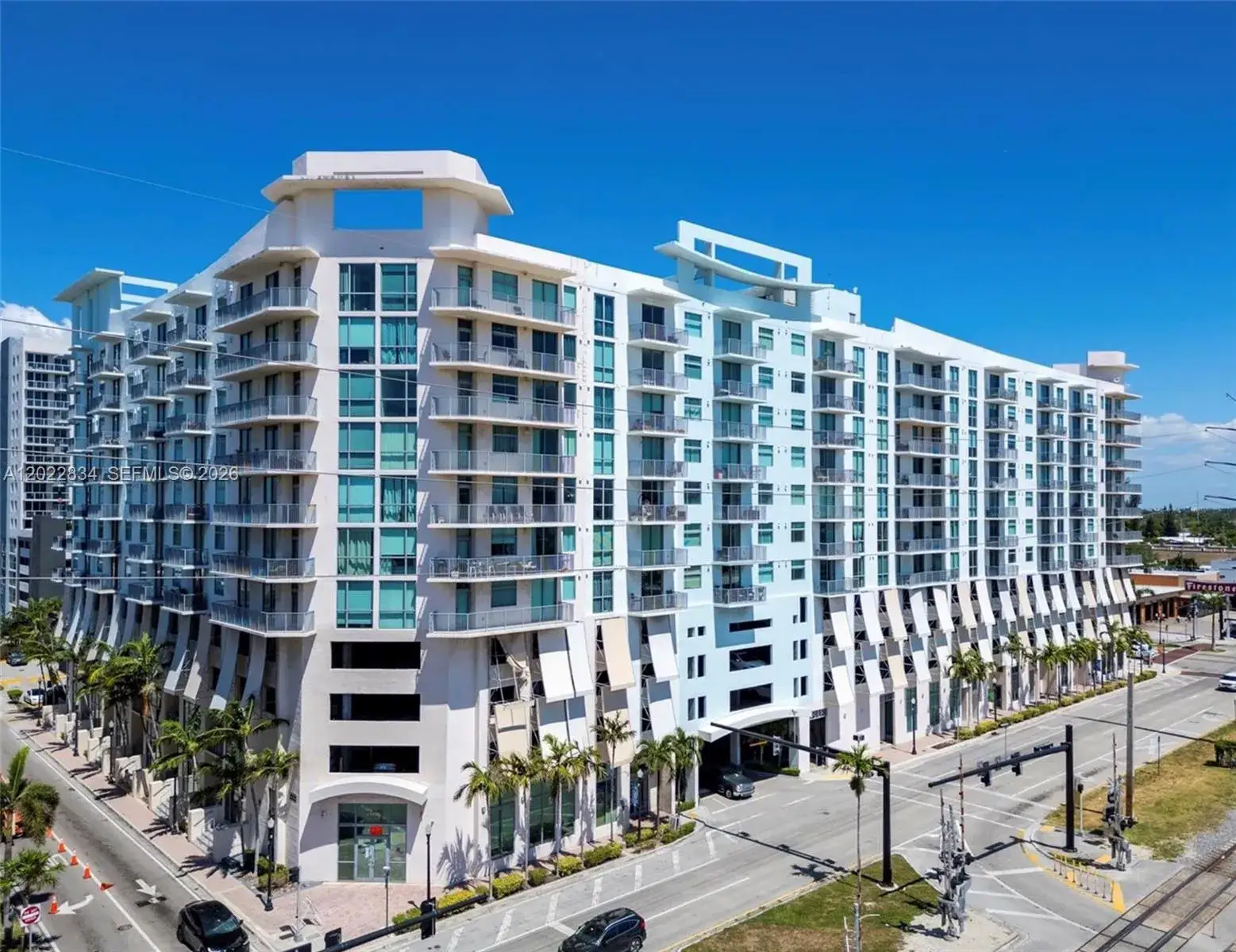 2 bedroom 2 bath Residential Lease for rent at 140 S Dixie Hwy # 521, Hollywood FL 33020
