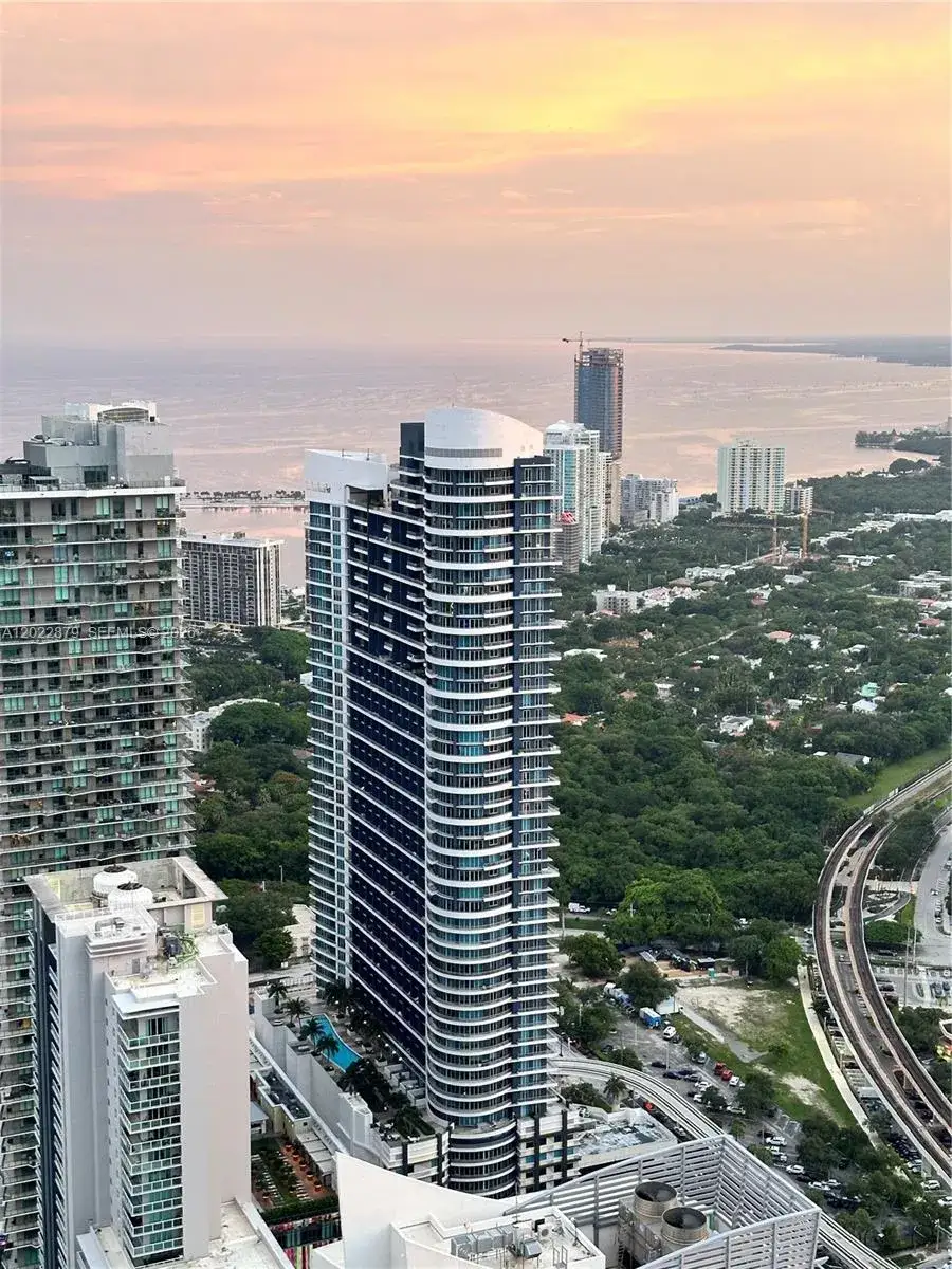 1 bedroom 1 bath Residential Lease for rent at 60 SW 13th St # 2208, Miami FL 33130