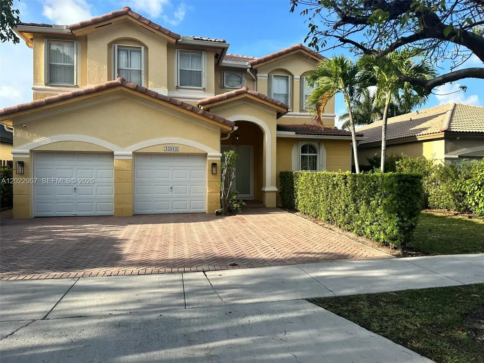 4 bedroom 4 bath Residential Lease for rent at 10919 NW 80th Ln, Doral FL 33178