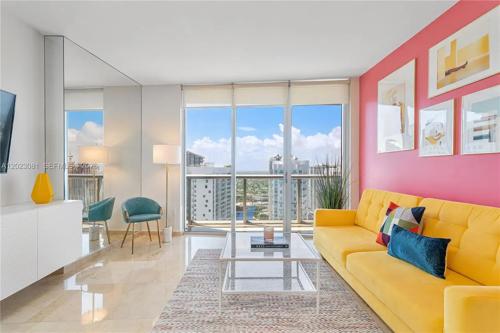 1 bedroom 1 bath Residential for sale at 485 Brickell Ave # 4206, Miami FL 33131
