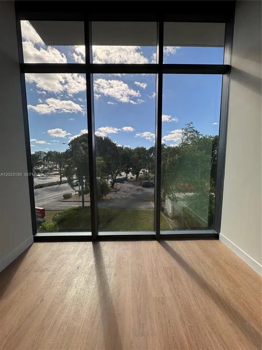 Commercial Sale for sale at 21290 Biscayne Blvd # 208, Aventura FL 33180