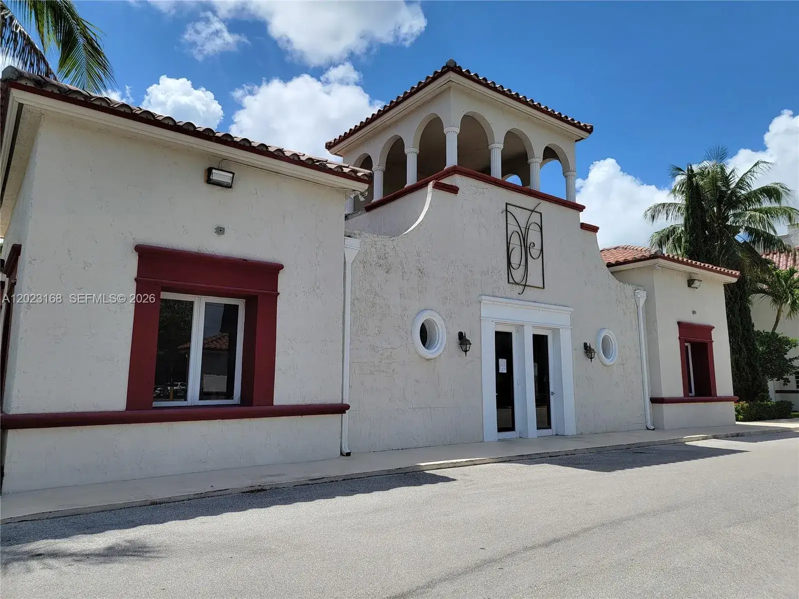 1 bedroom 1 bath Residential for sale at 6707 N Kendall Dr # 107, Pinecrest FL 33156