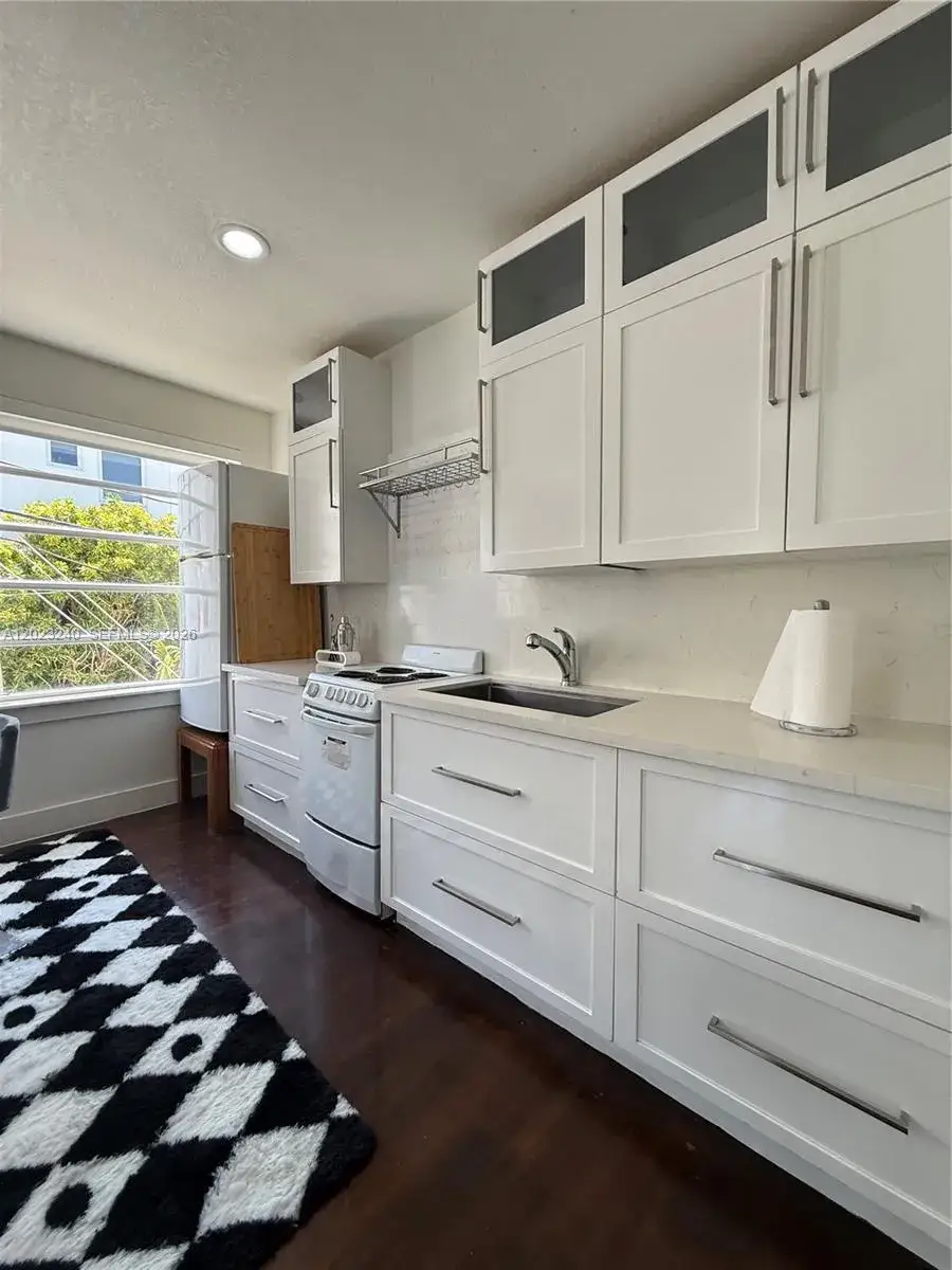1 bath Residential Lease for rent at 723 2nd St # 8, Miami Beach FL 33139
