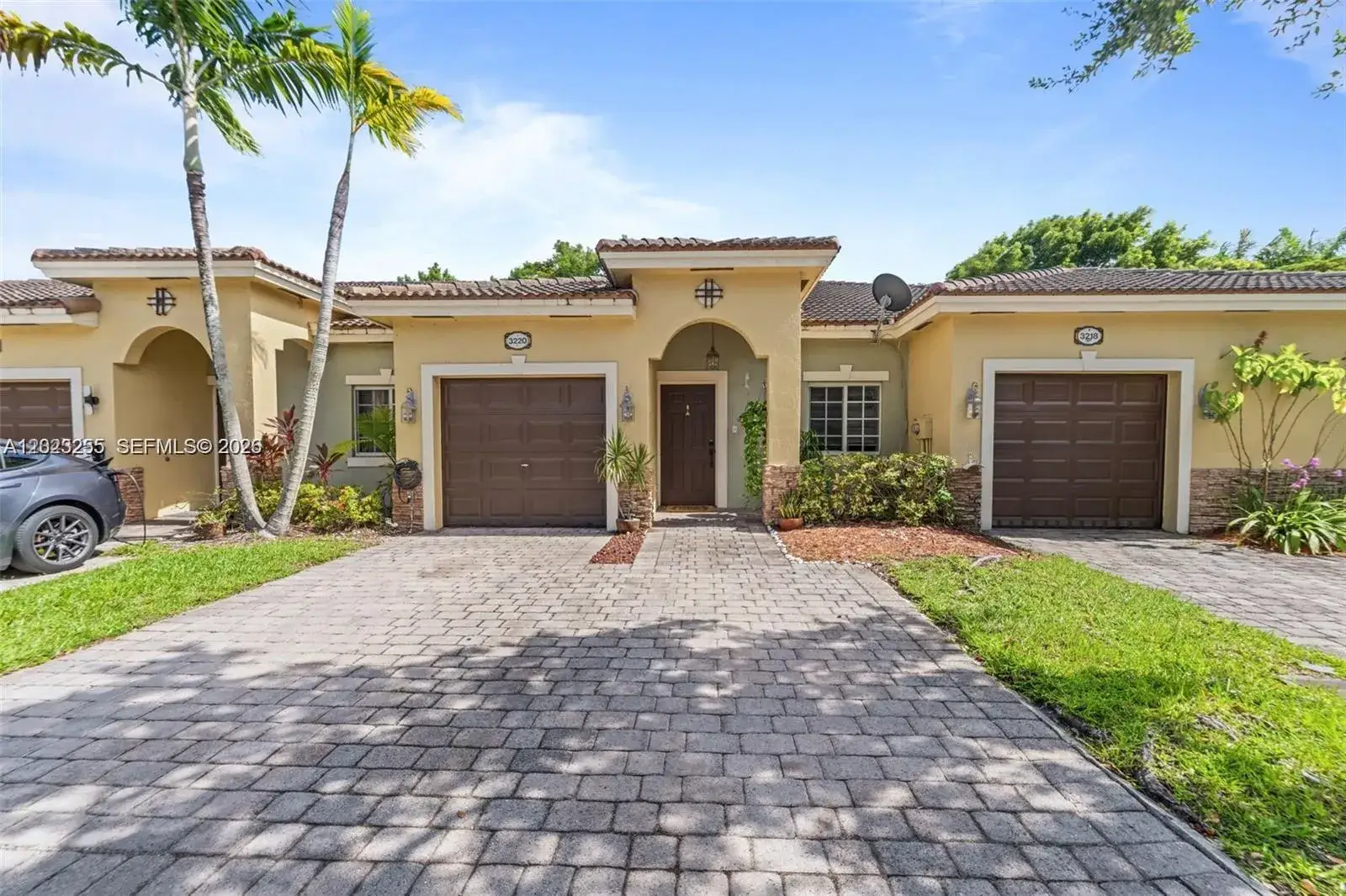3 bedroom 2 bath Residential Lease for rent at 3220 ne 11th dr # 1, Homestead FL 33033